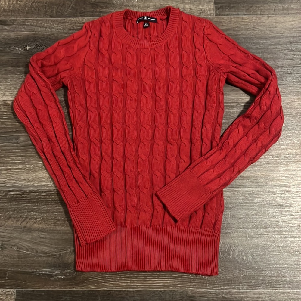 GAP cable knit sweater